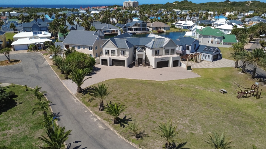 5 Bedroom Property for Sale in Marina Martinique Eastern Cape